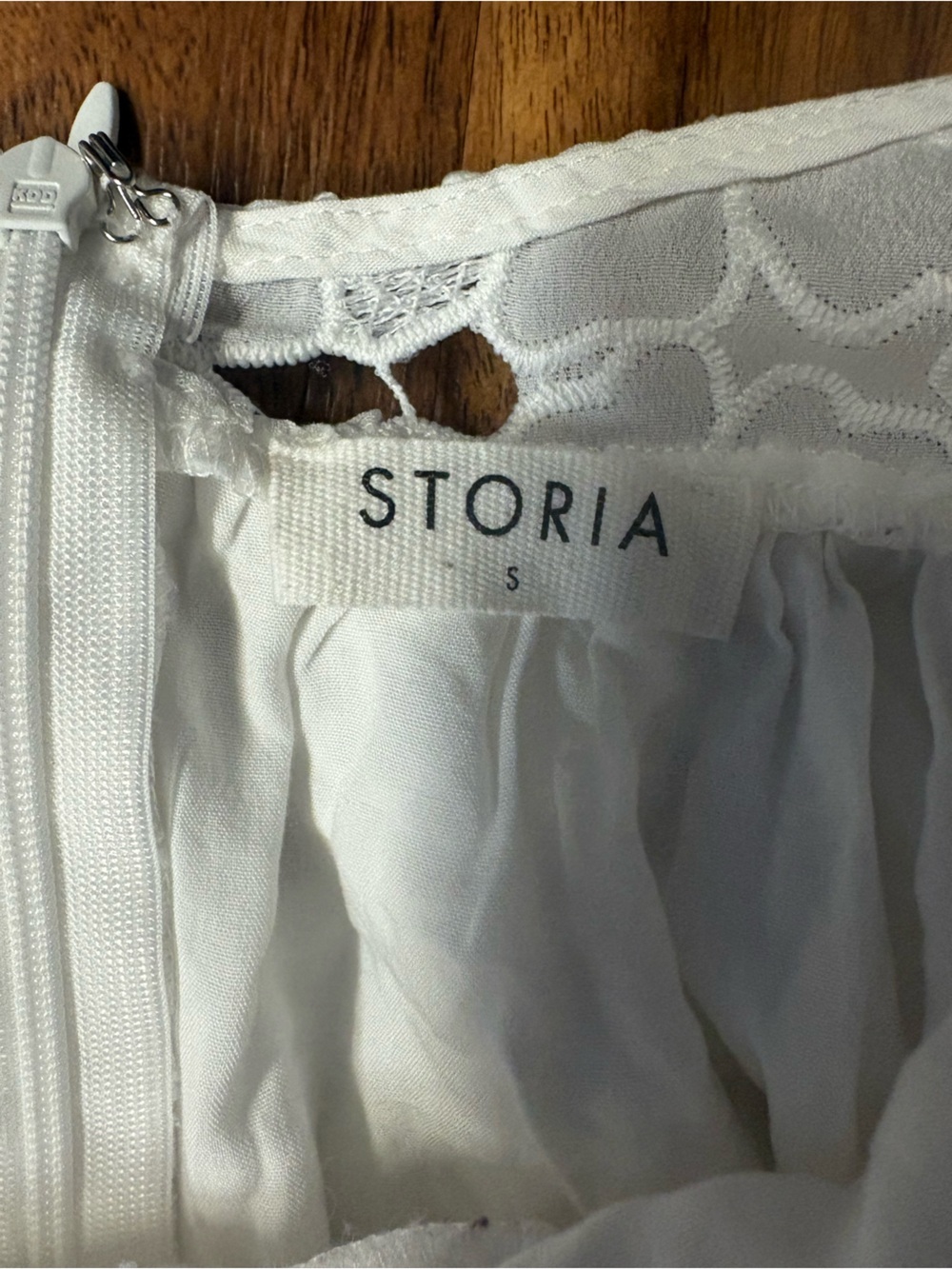 Storia White Floral Lace Long Sleeve minidress - Size S - Picture 4 of 8